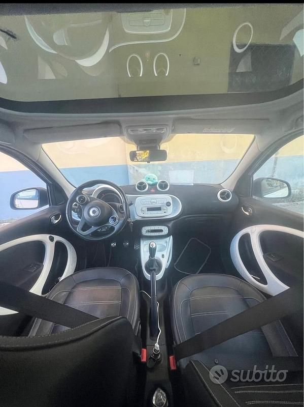 Usata Smart ForFour 2015 Bianco Utilitaria