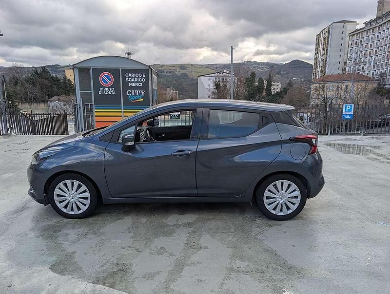 Usata Nissan Micra 90 CV (66 kW) 2021 Grigio Utilitaria