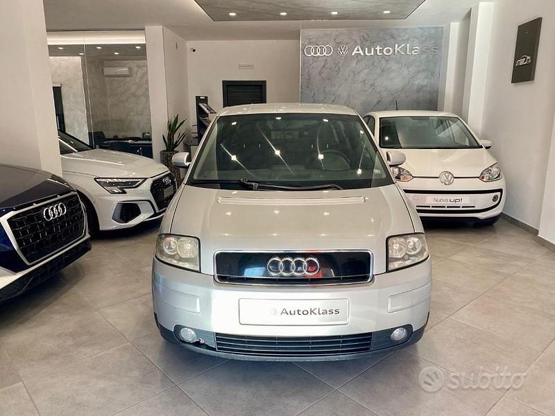 Usata Audi A2 75 CV (55 kW) 2002 Grigio Utilitaria