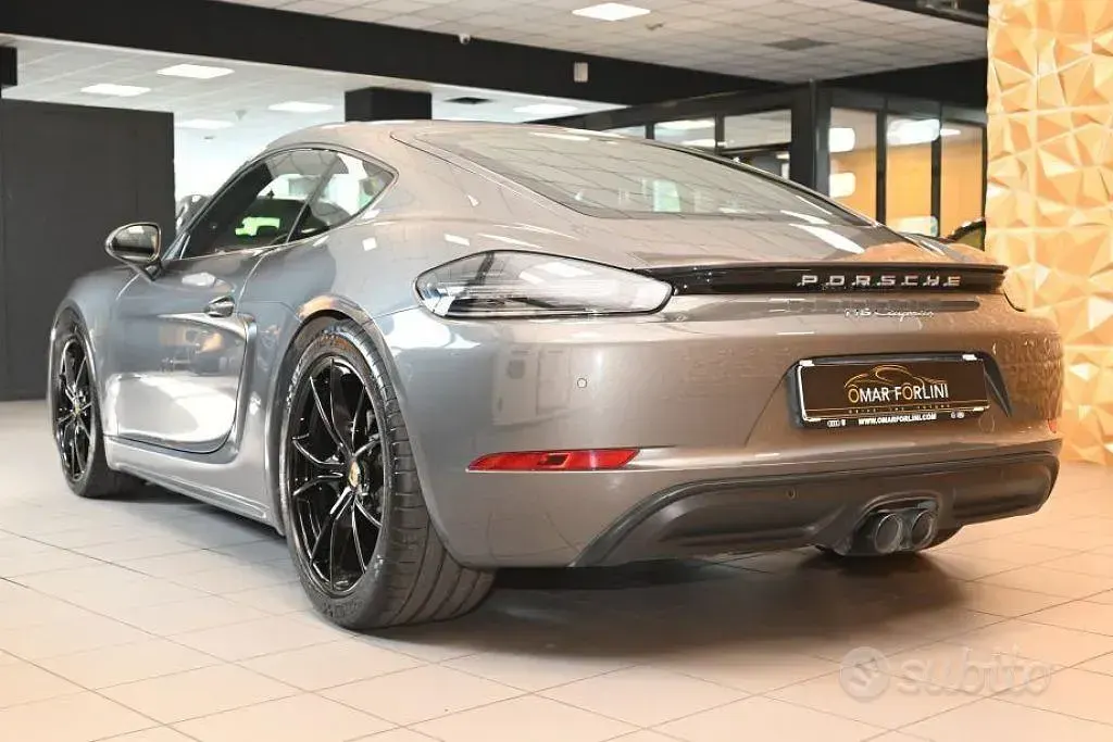 Usata Porsche 718 Cayman 300 CV (220 kW) 2021 Gray Coupé