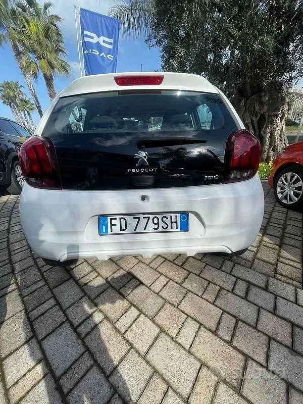 Usata Peugeot 108 Active 69 CV (50 kW) 2016 Bianco Berlina