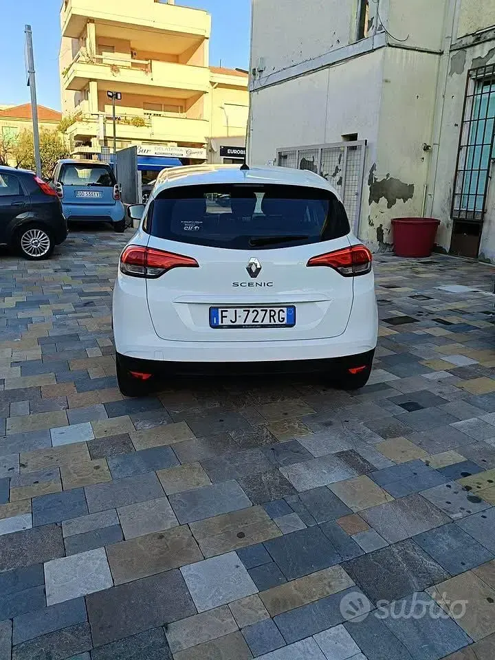 Usata Renault Scénic 110 CV (80 kW) 2017 Bianco Monovolume