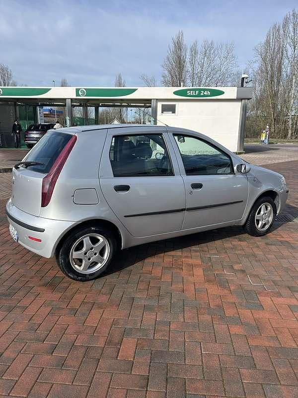 Usata Fiat Punto 60 CV (44 kW) 2007 Utilitaria