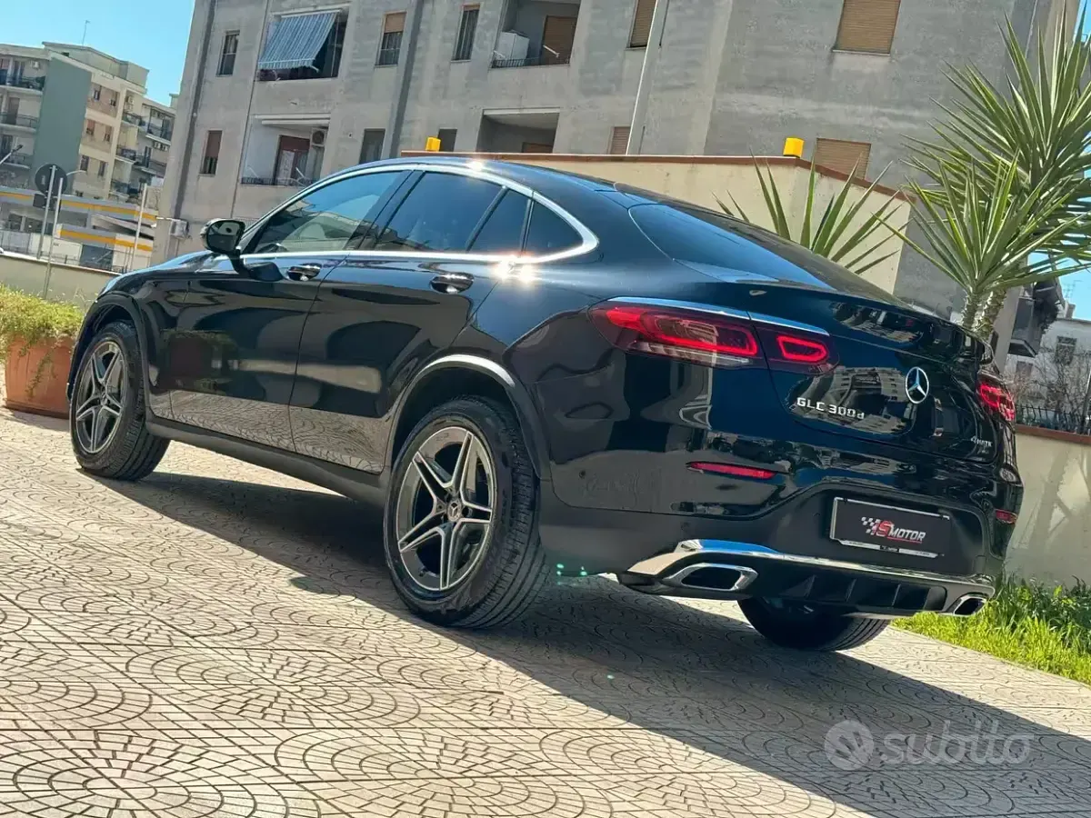 Usata Mercedes GLC300 Premium 245 CV (180 kW) 2021 Nero SUV