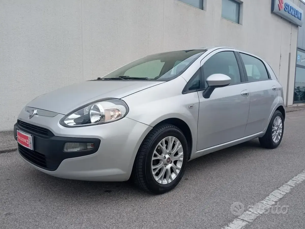 Usata Fiat Grande Punto 77 CV (56 kW) 2010 Grigio Utilitaria