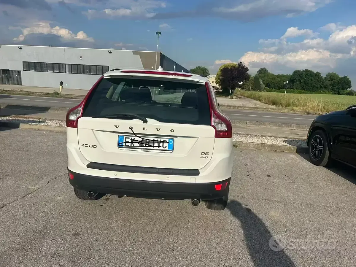 Usata Volvo XC60 163 CV (119 kW) 2011 Bianco SUV