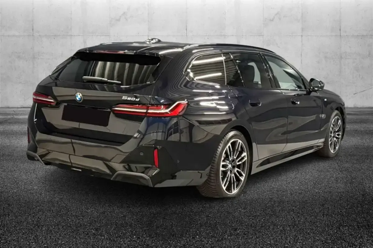 Usata BMW 520 M Sport 197 CV (144 kW) 2024 Nero Station wagon