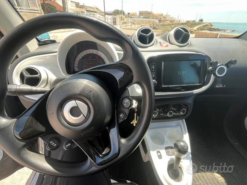 Usata Smart ForTwo Coupé 71 CV (52 kW) 2015 Utilitaria