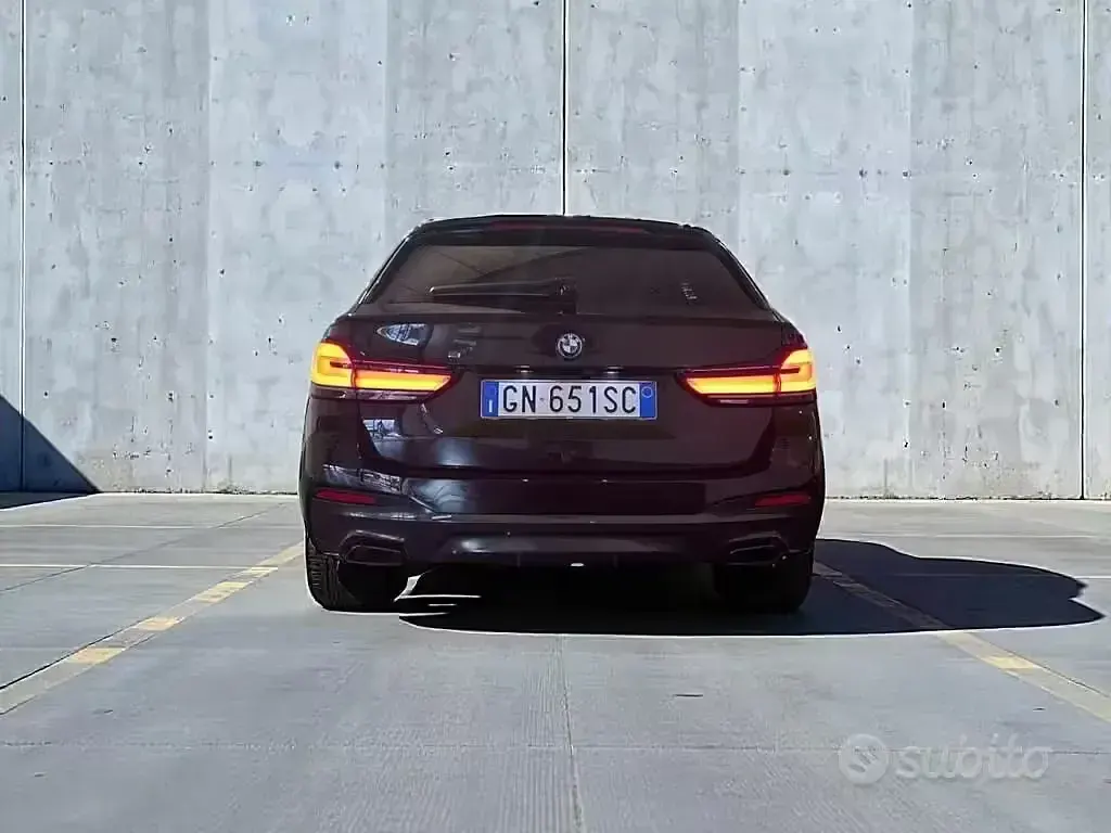 Usata BMW 530e M Sport 292 CV (214 kW) 2023 Nero Station wagon