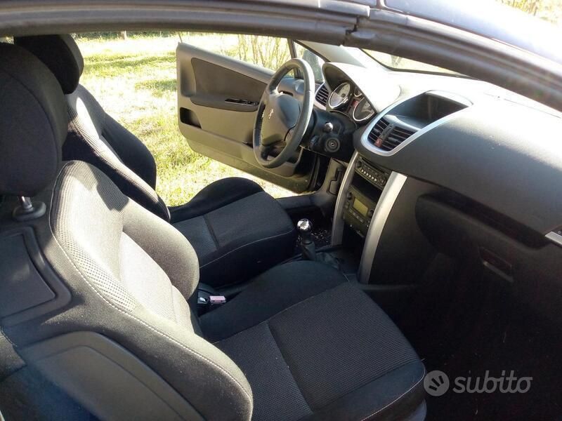 Usata Peugeot 207 CC 120 CV (88 kW) 2008 Nero Cabrio
