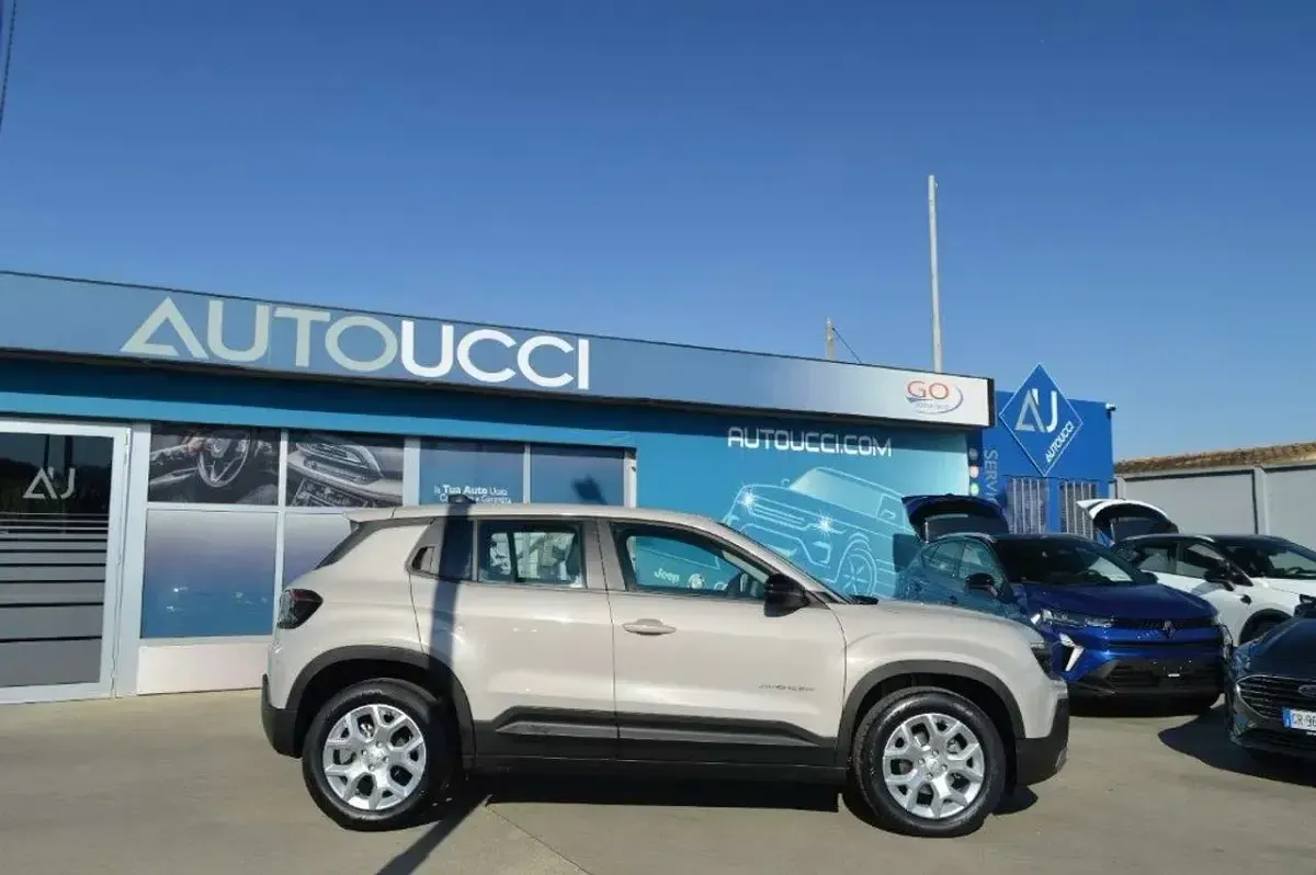 Usata Jeep Avenger Altitude 101 CV (74 kW) 2025 Stone SUV