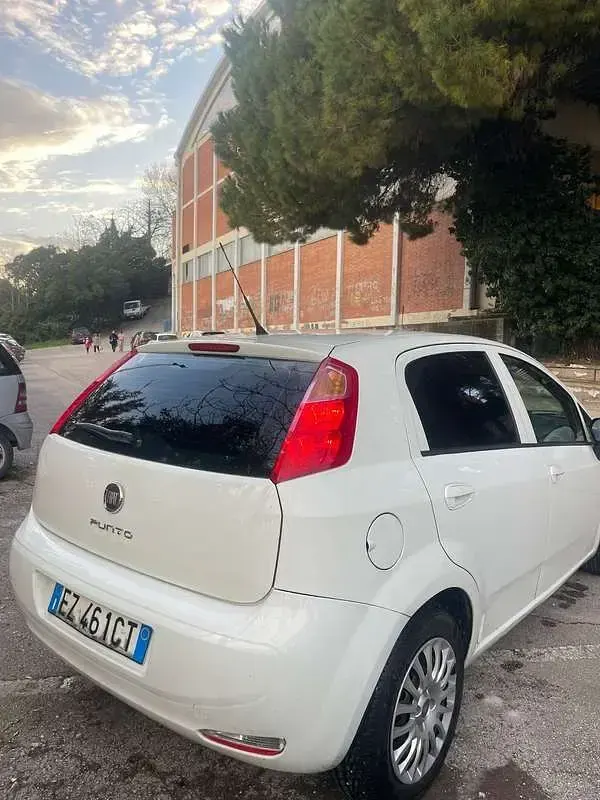 Usata Fiat Grande Punto Dynamic 90 CV (66 kW) 2015 Utilitaria