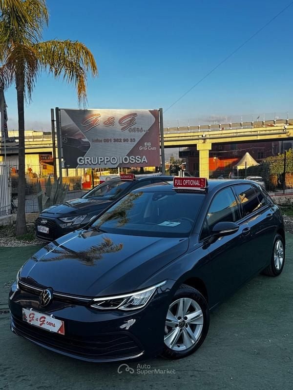 Grigio Usata 2023 VW Golf Life Berlina | 19.490 € (Ottimo prezzo) - Immagine 1/4