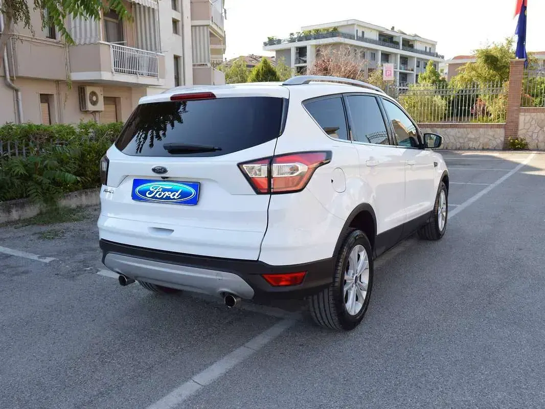 Usata Ford Kuga Titanium S 120 CV (88 kW) 2018 Bianco SUV