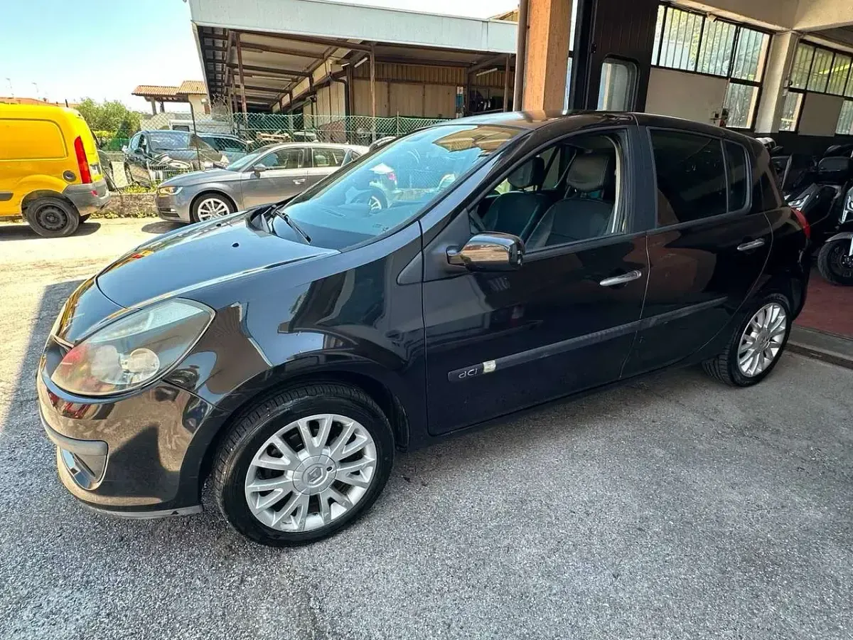 Usata Renault Clio III 86 CV (63 kW) 2006 Nero Berlina