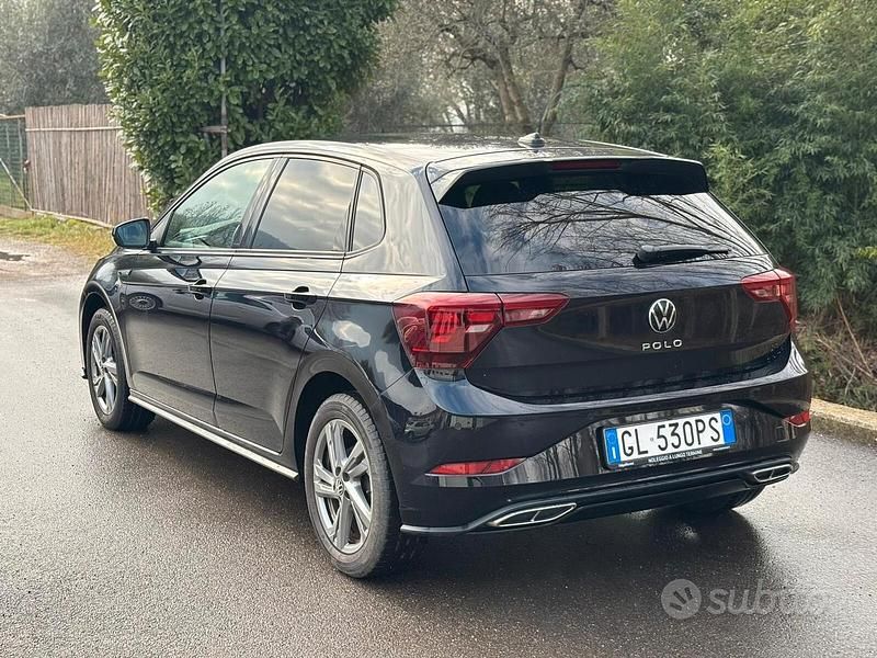 Usata VW Polo R-line 95 CV (69 kW) 2022 Nero Utilitaria
