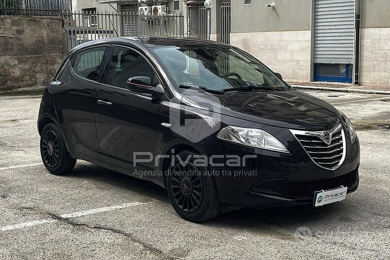 Usata Lancia Ypsilon S 95 CV (69 kW) 2013 Viola Utilitaria