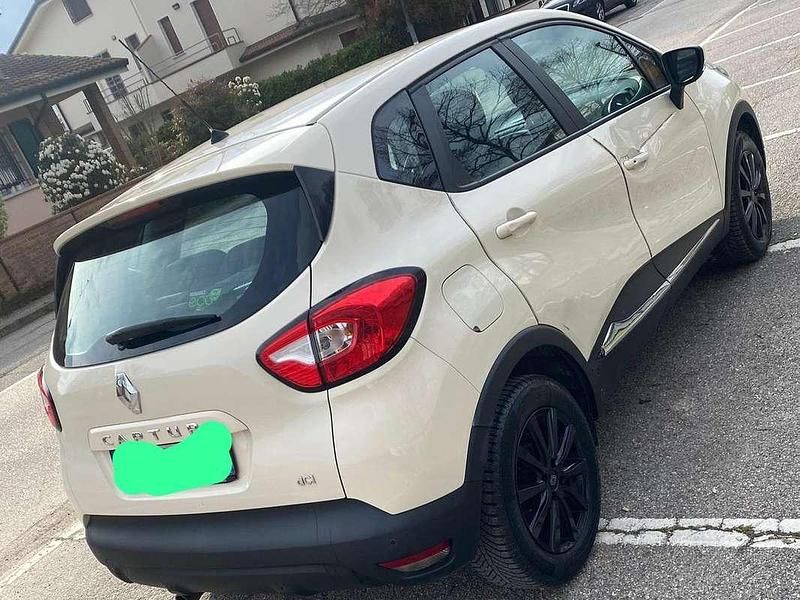 Usata Renault Captur 90 CV (66 kW) 2014 Giallo SUV