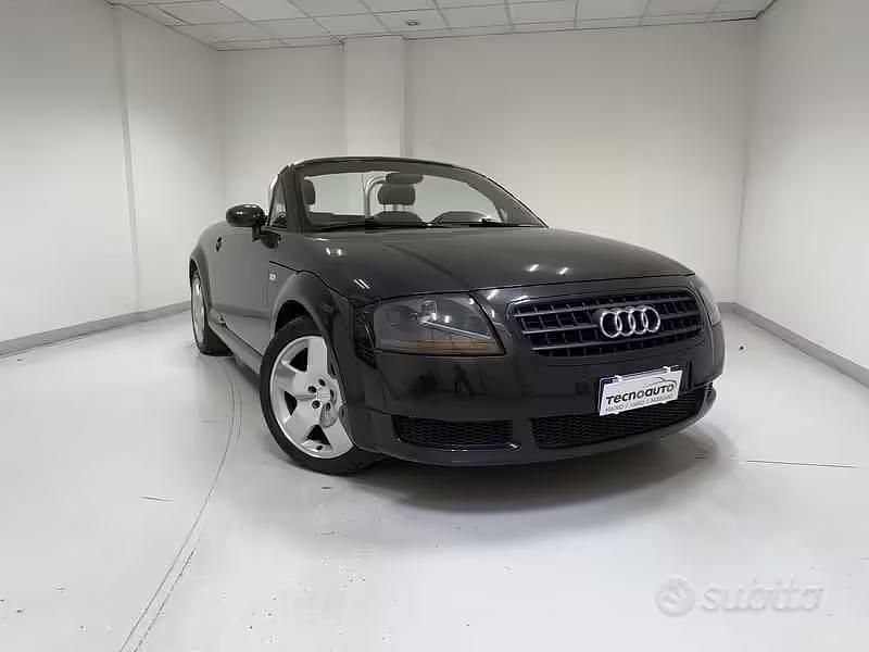 Usata Audi TT Roadster 150 CV (110 kW) 2003 Nero Cabrio
