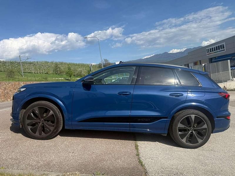 Usata Audi SQ6 e-tron Sport 119 kW (163 CV) 2025 Blu/azzurro SUV