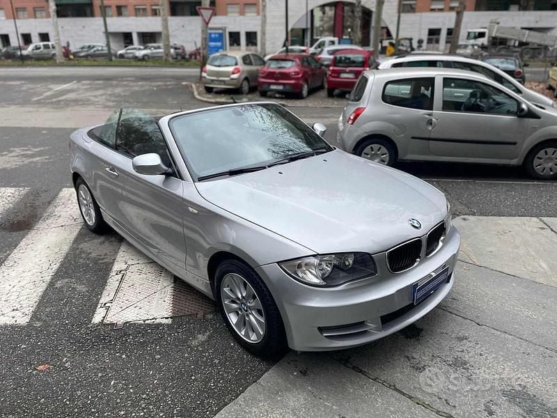 Usata BMW 118 Cabriolet 143 CV (105 kW) 2010 Grigio Cabrio