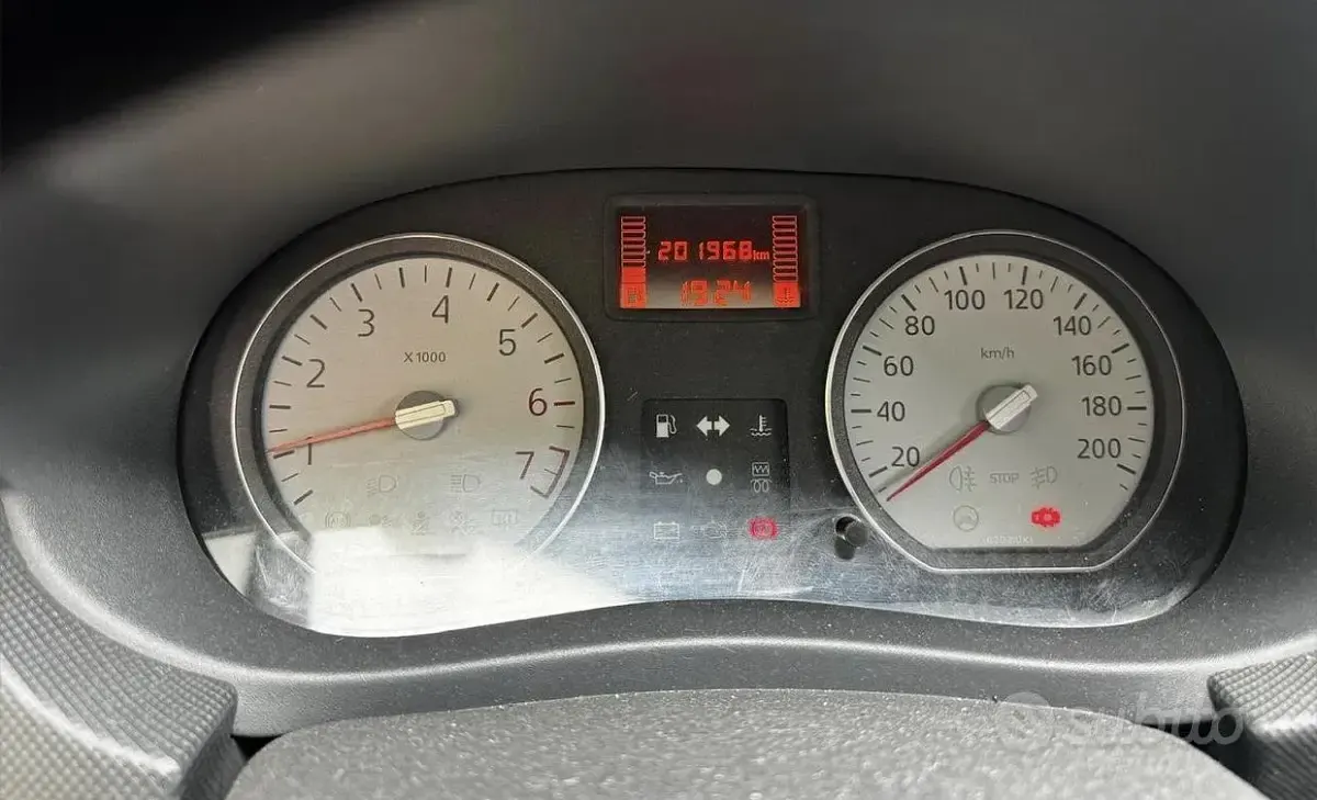 Usata Dacia Sandero 75 CV (55 kW) 2009 Berlina