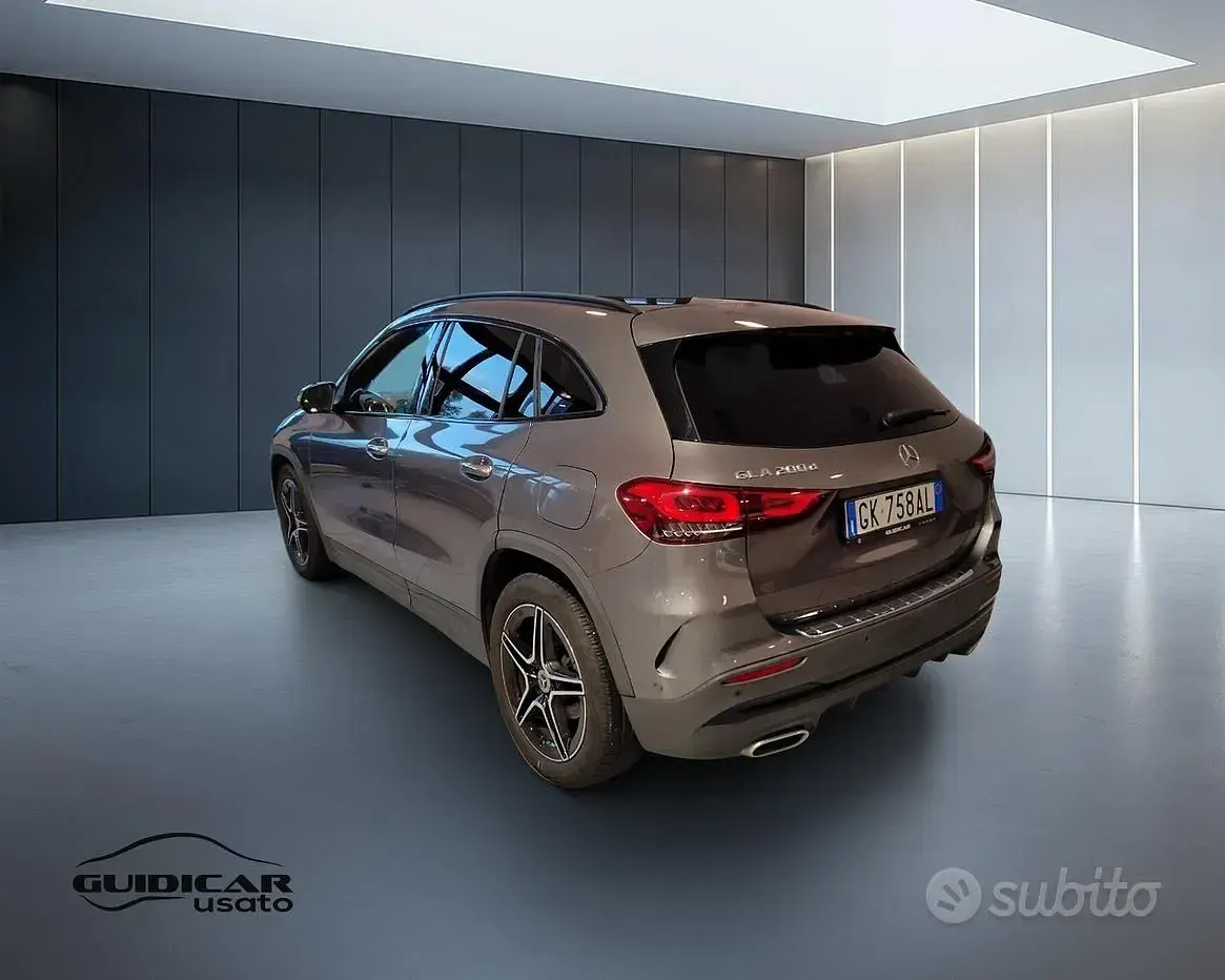 Usata Mercedes GLA200 Premium 150 CV (110 kW) 2022 Grigio SUV