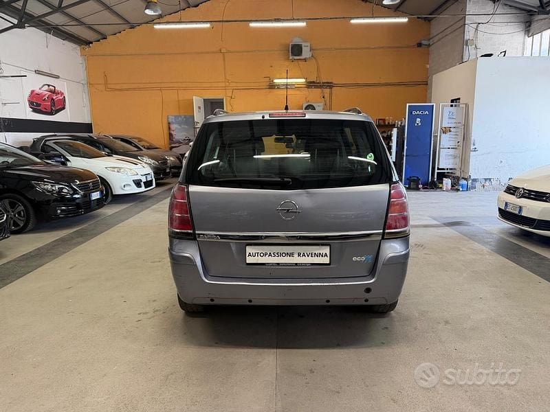 Usata Opel Zafira Cosmo 94 CV (69 kW) 2007 Grigio Monovolume