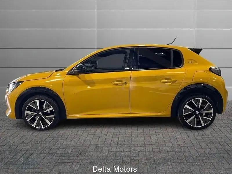 Usata Peugeot 208 GT 131 CV (96 kW) 2021 Giallo metallizzato Utilitaria