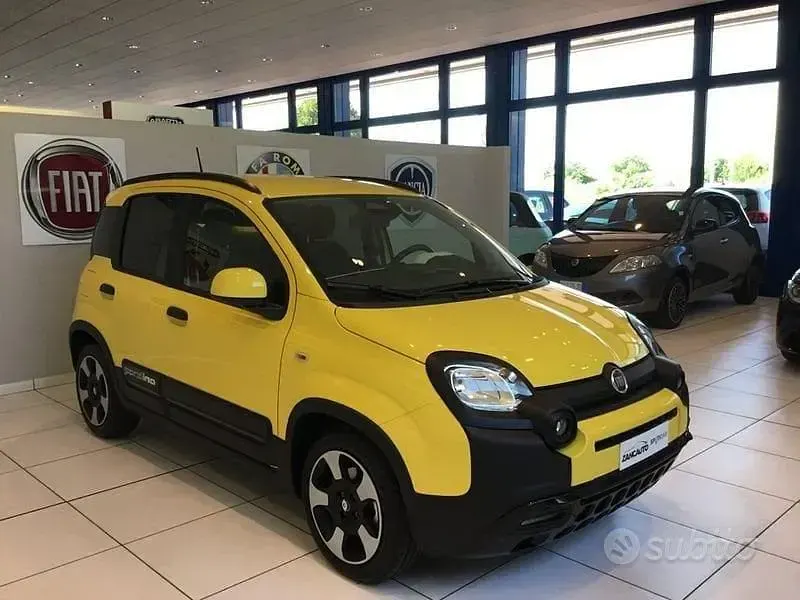 Nuova Fiat Panda Cross 65 CV (47 kW) 2026 Giallo Utilitaria