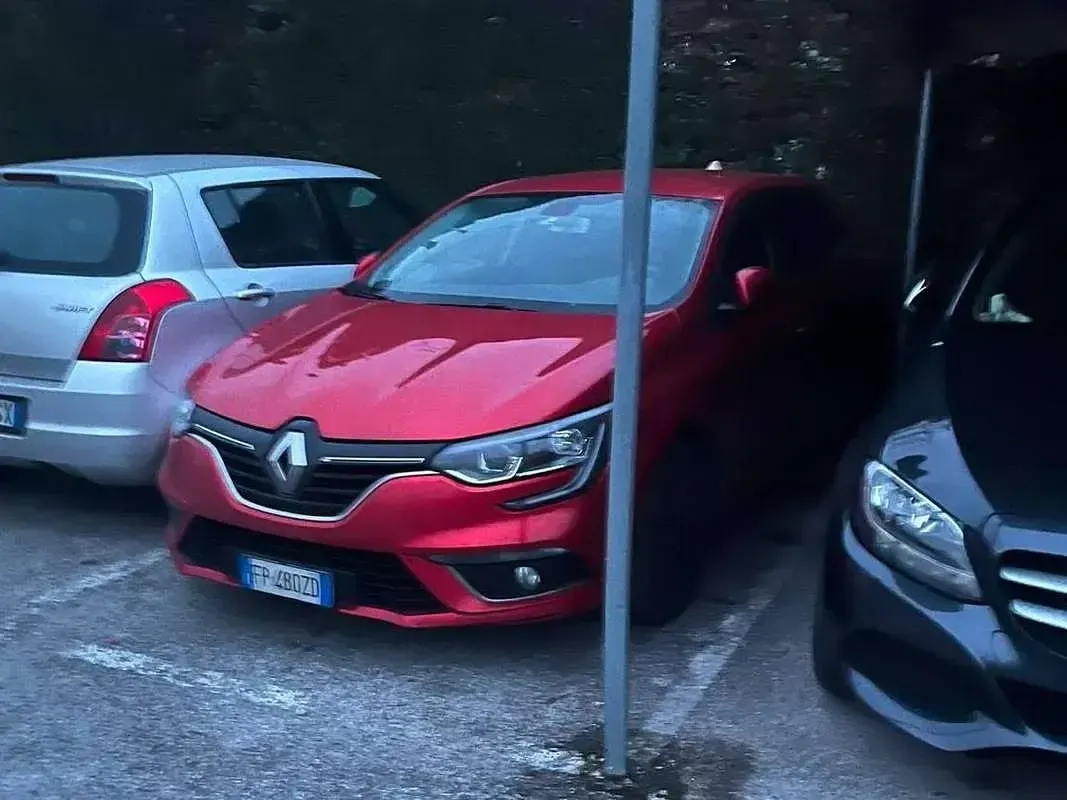 Usata Renault Mégane Life 101 CV (74 kW) 2018 Rosso Berlina