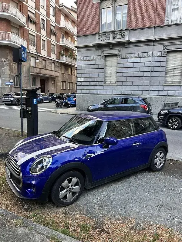 Usata Mini ONE 75 CV (55 kW) 2020 Blu/azzurro Utilitaria