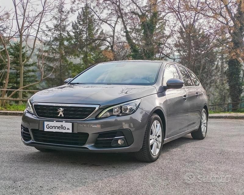 Usata Peugeot 308 Business-Line 130 CV (95 kW) 2018 Grigio Station wagon
