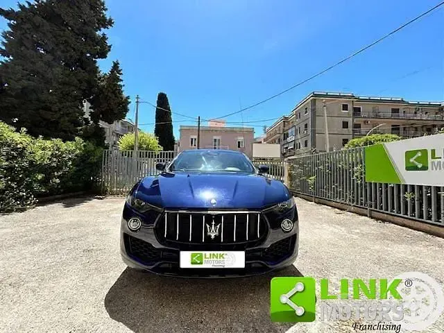 Begagnad Maserati Levante 275 HK (202 kW) 2018 Blå SUV