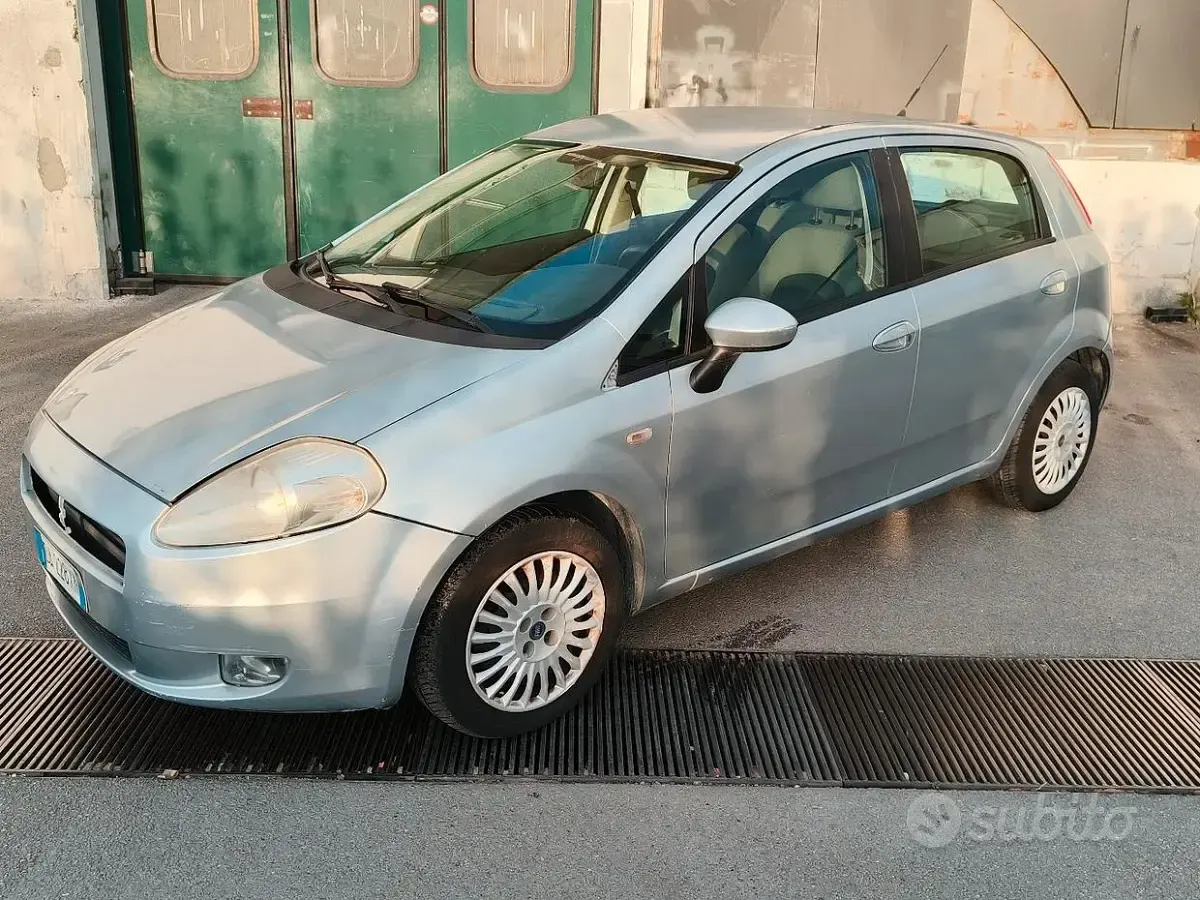 Usata Fiat Grande Punto 75 CV (55 kW) 2006 Blu Utilitaria