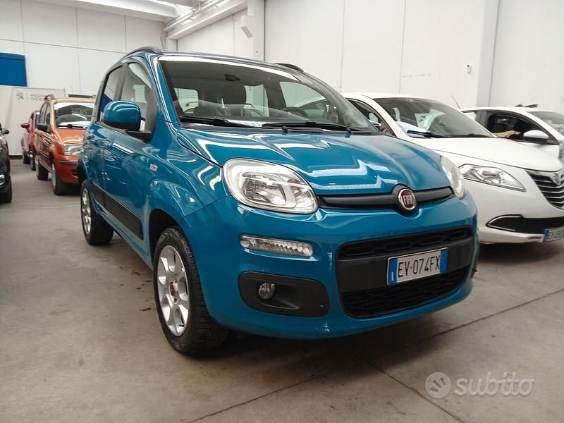 Usata Fiat Panda Lounge 85 CV (62 kW) 2014 Blu/azzurro Utilitaria