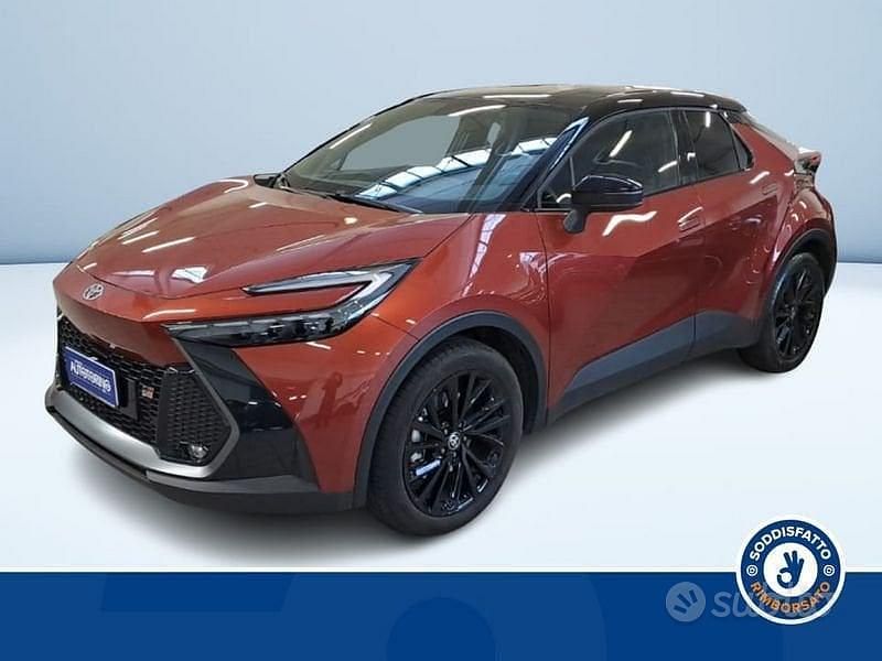 Usata Toyota C-HR Sport 223 CV (164 kW) 2025 Rosso metallizzato SUV