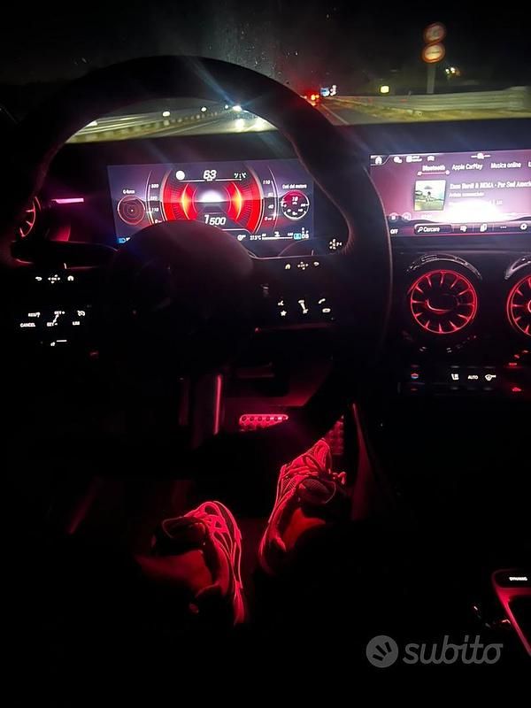 Grigio Nuova 2025 Mercedes A200 Tre volumi | 42.900 € - Immagine 1/4