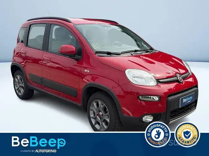 Usata Fiat Panda Trekking 85 CV (62 kW) 2016 Rosso metallizzato Utilitaria
