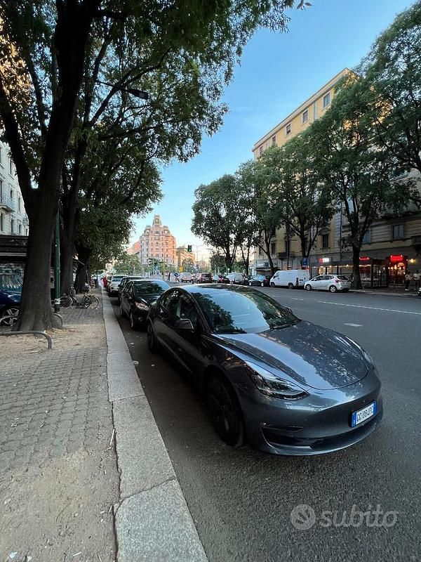 Usata Tesla Model 3 366 kW (498 CV) 2021 Grigio Berlina