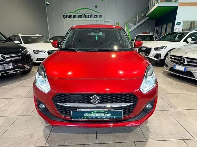 Usata Suzuki Swift 83 CV (61 kW) 2024 Rosso Utilitaria