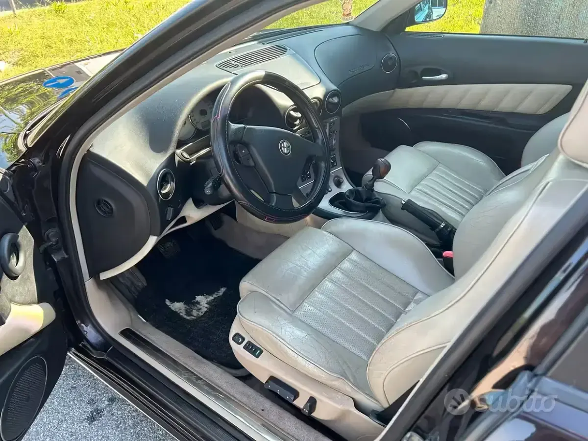 Usata Alfa Romeo 166 150 CV (110 kW) 2002 Nero Berlina