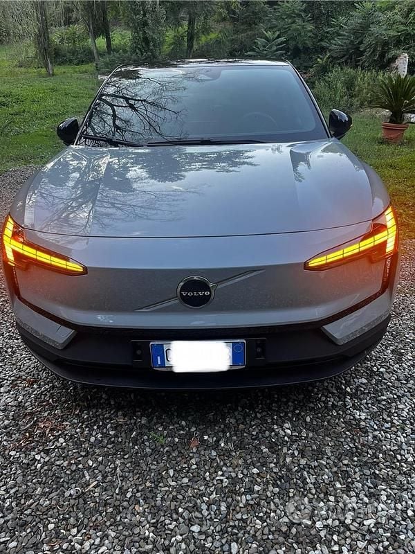 Usata Volvo EX30 Plus 75 kW (102 CV) 2024 Grigio SUV