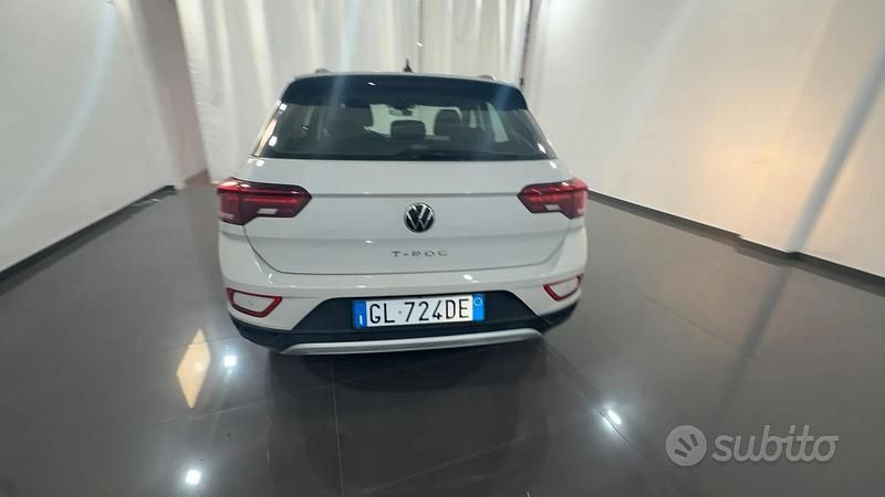 Usata VW T-Roc Life 110 CV (80 kW) 2022 Grigio SUV