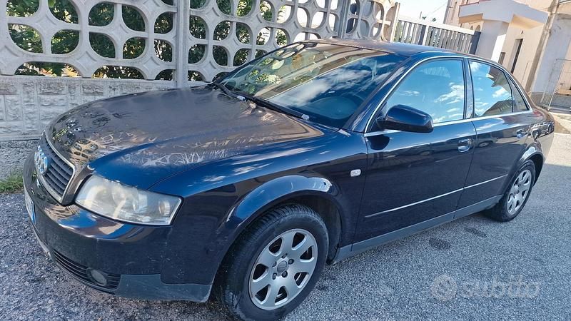 Blu Usata 2003 Audi A4 Tre volumi | 1800 € - Immagine 1/4