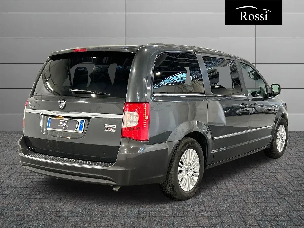 Usata Lancia Voyager Platinum 163 CV (119 kW) 2012 Monovolume