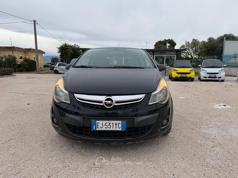 Usata Opel Corsa 75 CV (55 kW) 2011 Utilitaria
