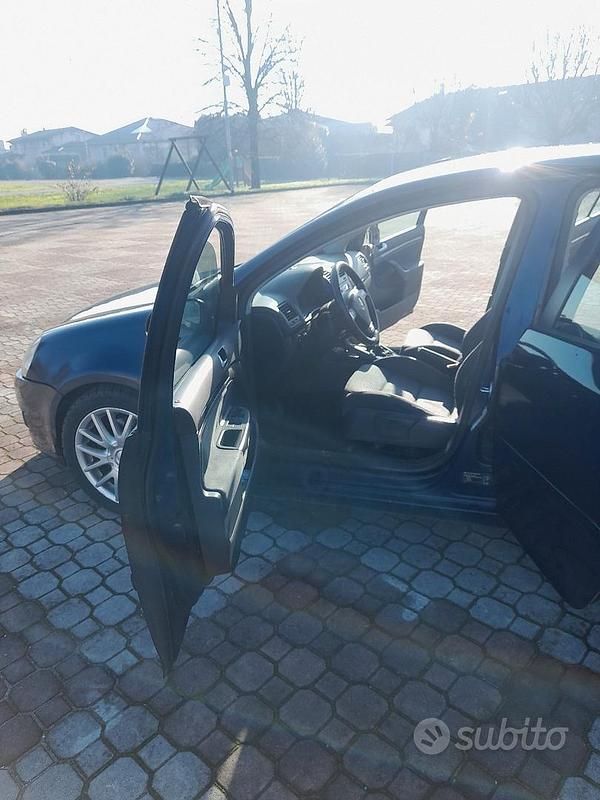 Usata VW Golf IV Sportline 170 CV (125 kW) 2006 Blu Berlina