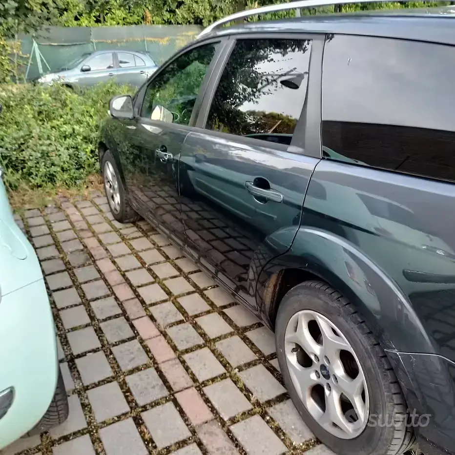 Usata Ford Focus 109 CV (80 kW) 2010 Grigio Station wagon
