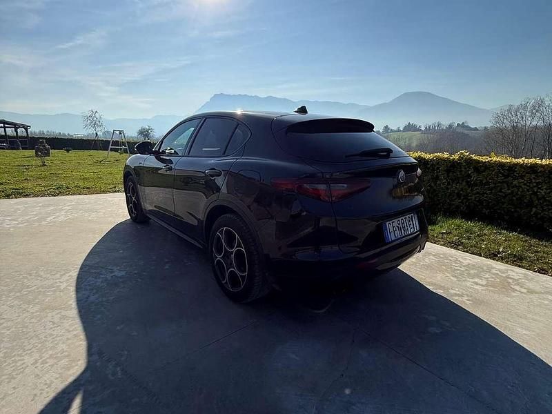 Usata Alfa Romeo Stelvio Sprint 190 CV (139 kW) 2021 Nero SUV